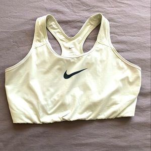 Nike Dri-FIT Swoosh Sports Bra